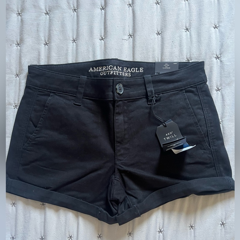 NWT American Eagle Outfitters Black Midi Low Rise Shorts Size 4